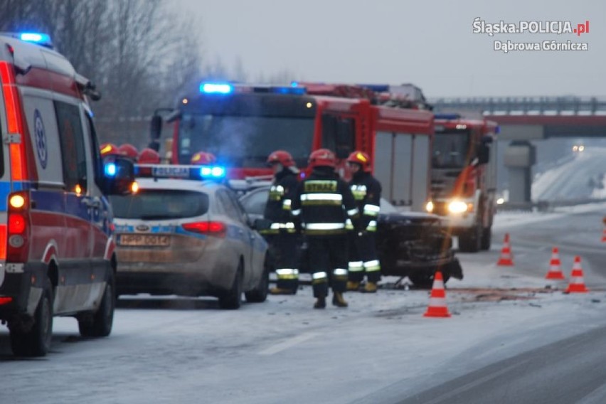 Wypadek na S1 w Dąbrowie Górniczej. Zderzyło się 5 samochodów, ranna kobieta