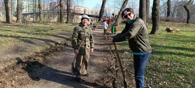 Społecznicy sprzątali Park Słowiański w Szprotawie