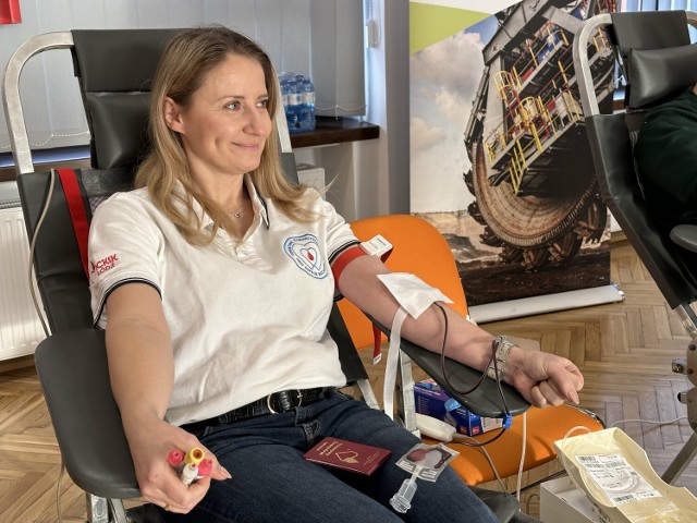 Wielu krwiodawców pojawiło się na pierwszej w tym roku akcji Powiatowego Stowarzyszenia Honorowych Dawców Krwi przy Kopalni Bełchatów