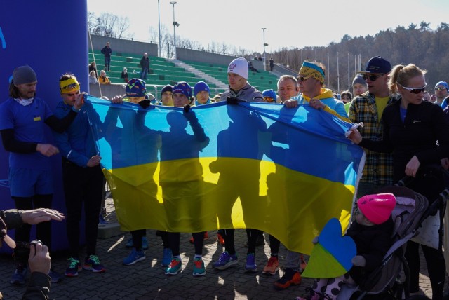 W geście solidarności z Ukrainą zorganizowano w niedzielę nad Maltą w Poznaniu bieg „Solidarni z Ukrainą”. Uczestnicy wrzucali pieniądze do puszki, które później zostaną przekazane na rzecz obywateli Ukrainy. 

Kolejne zdjęcie --->