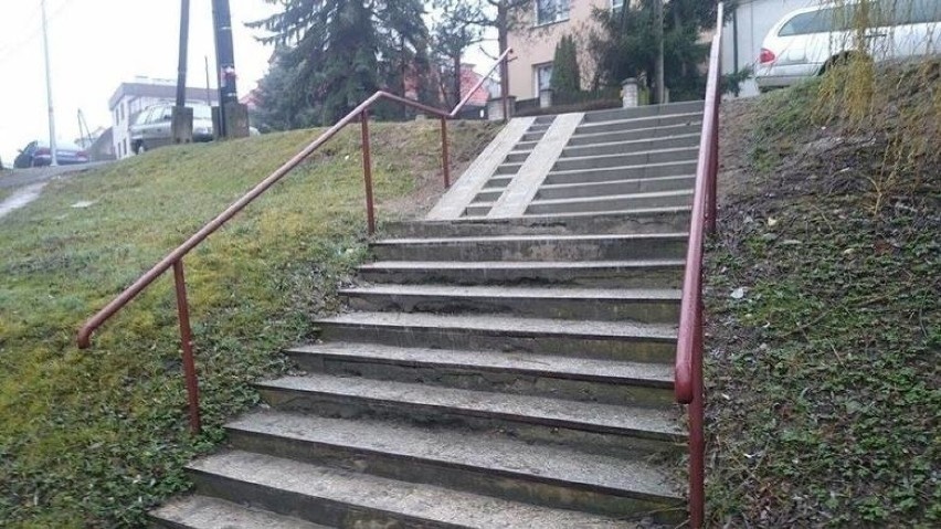 Tak wyglądają schody na osiedlu Kabel. Niepełnosprawni czy...