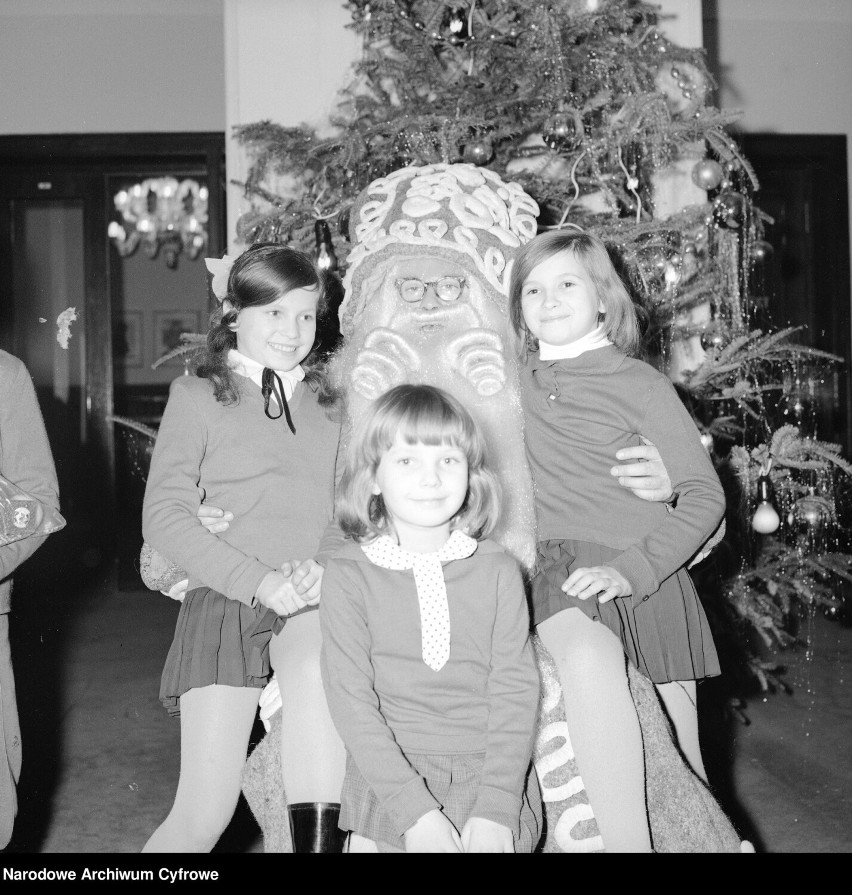 Zdjęcie wykonane w roku 1968 i przedstawia spotkanie dzieci...