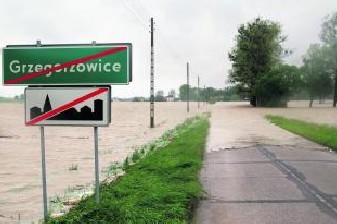 Droga do wsi Lasaki została zalana. Wieś jest odcięta od...