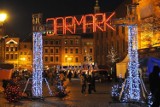 Są już świąteczne oferty pracy! w Toruniu Jarmark Bożonarodzeniowy, handel, gastronomia. Ile płacą?