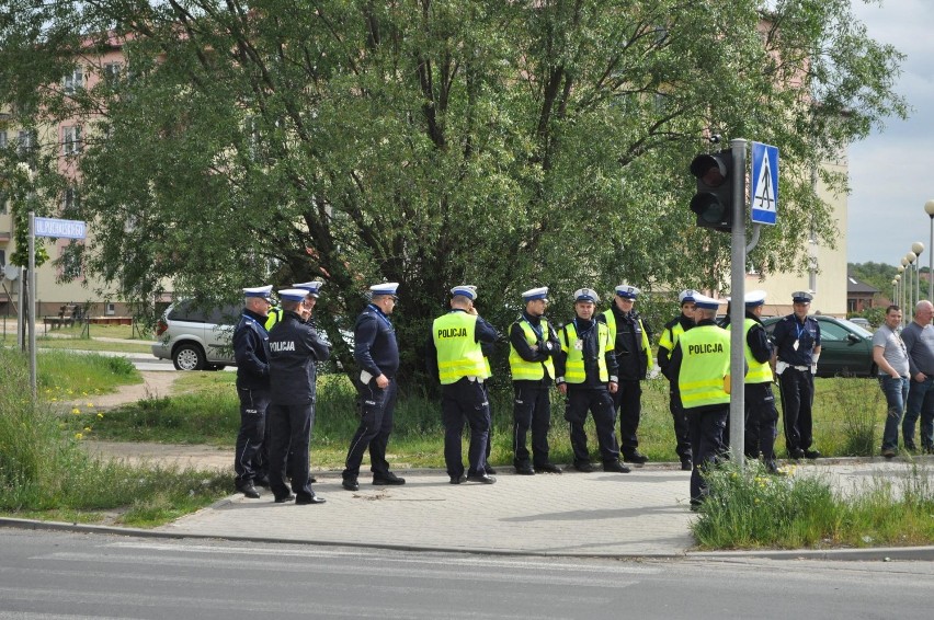 Śrem: policjanci kierowali ruchem na skrzyżowaniu ul....