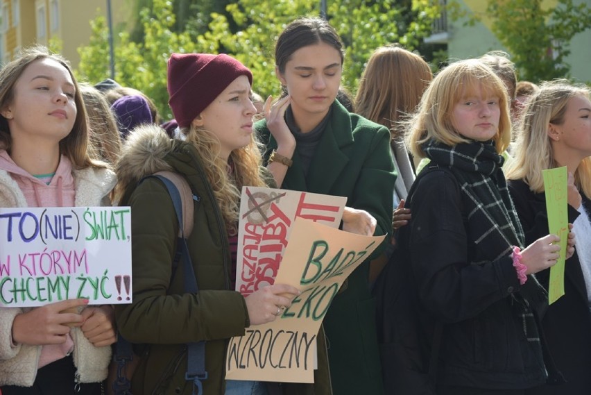 Strajk dla klimatu. Młodzież strajkuje w obronie przyrody