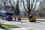 Zakopane. Ruszyły pozimowe remonty dróg. Drogowcy łatają dziury w jezdniach 