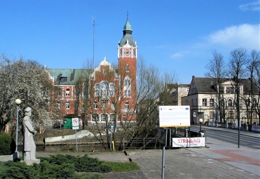 Dzisiejszy widok otoczenia słupskiego pomnika Jana...