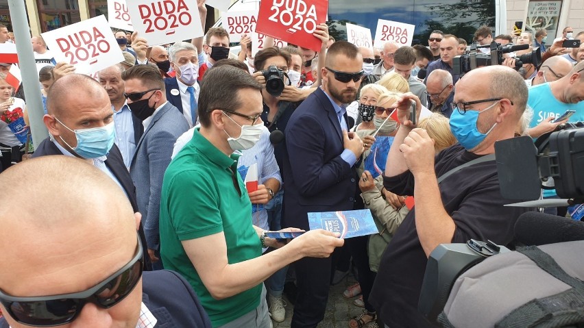 Premier Mateusz Morawiecki przyjechał do Brzezin, żeby... promować Andrzeja Dudę