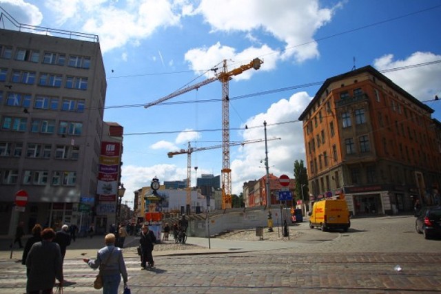 Poznański "trójkąt bermudzki" zamienił się w plac budowy
