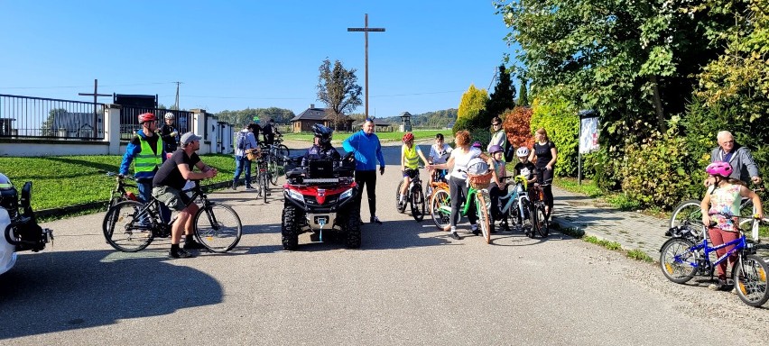 Pierwszy rodzinny rajd rowerowy mieszkańców Warzyc odbył się...