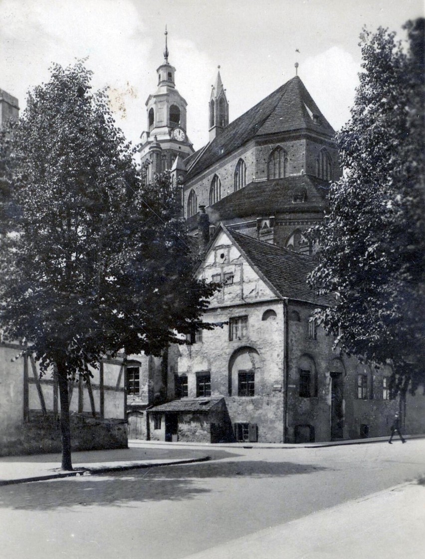 Zabudowania plebani kościoła mariackiego przed 1945 rokiem