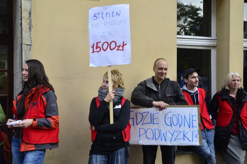 Dość wyzysku w żłobkach! Protest przed Urzędem Miasta Poznania [ZDJĘCIA]