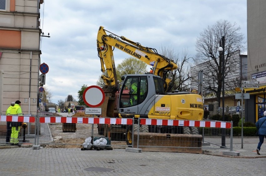 Remont ulic w Strzegomiu. Utrudnienia dla kierowców [ZDJĘCIA]