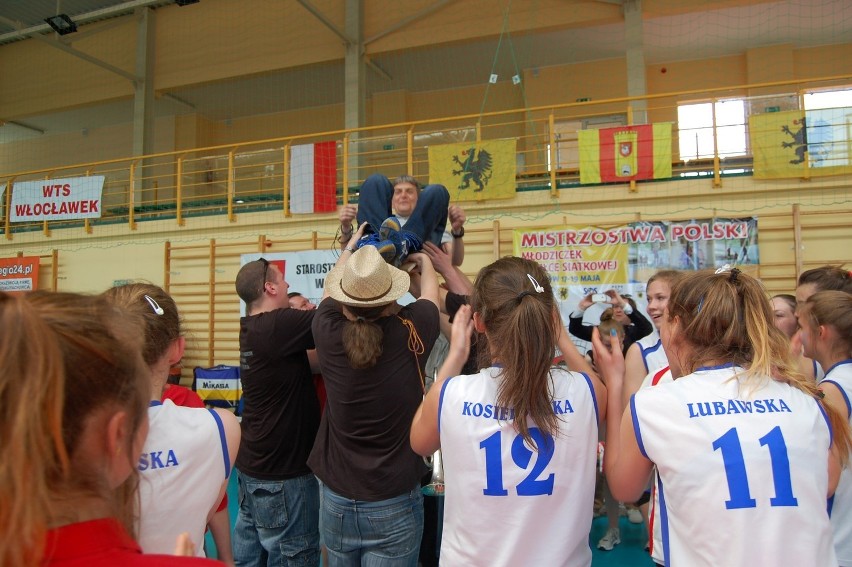 Dziewczęta z UKS Libero zdobyły złoty medal mistrzostw Polski w piłkę siatkową [ZDJĘCIA]