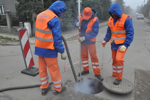 Do wykrywania dzikich podłączeń wód opadowych do sieci kanalizacyjnej wykorzystywane są urządzenia wytwarzające dym