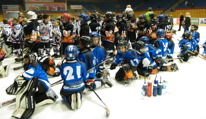Hokeiści z Malborka zagrali w turnieju mini hokeja w Toruniu