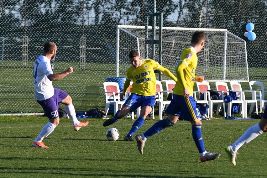 Arka Gdynia przegrała 0:1 z Sumqayıt FK z Azerbejdżanu. Żółto-niebiescy stracili bramkę już w ósmej minucie spotkania