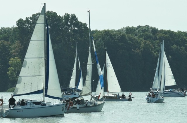 Na jeziorze Gopło odbyły się regaty o tytuł Mistrza Klubu Żeglarskiego Gopło w Kruszwicy. Na starcie stanęło 15 jachtów