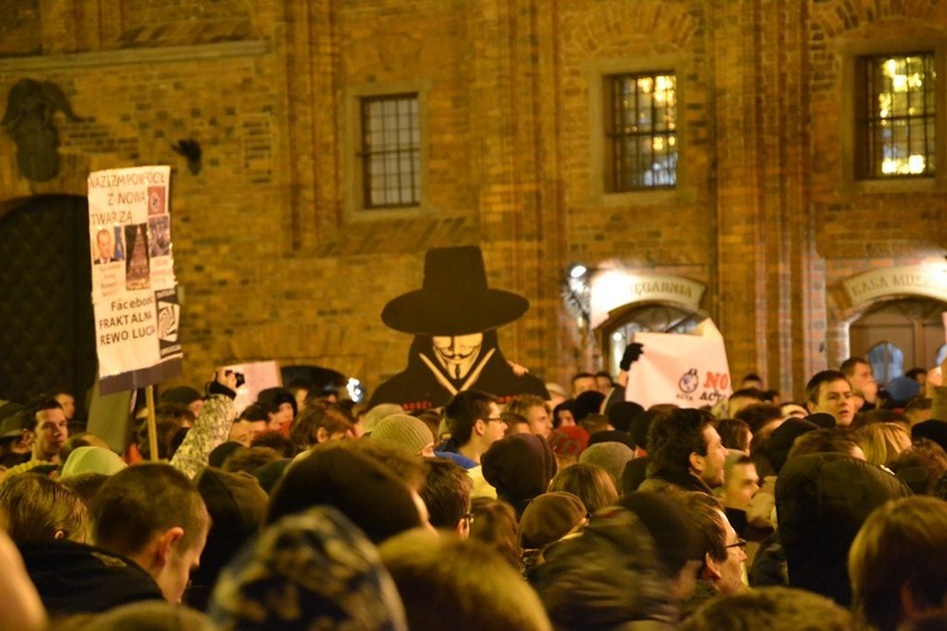 Manifestacja przeciwko ACTA w Toruniu [ZDJĘCIA I WIDEO]