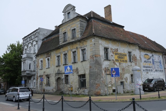 Trwa spór o miano najstarszego budynku mieszkalnego w Żarach. Najczęściej przypisuje się tę rolę kamienicy przy ul. Żagańskiej 2