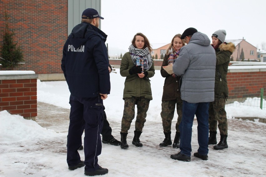 Finał WOŚP 2019 w Sokółce. Na ulicach policjanci strzegli bezpieczeństwa wolontariuszy (zdjęcia)