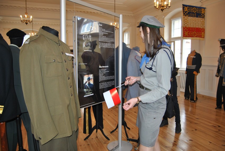 Wystawa filmowych mundurów w kościańskim muzeum FOTO