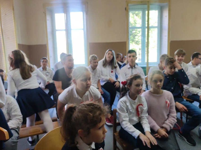 W szkole w Kowalowej już wczoraj zaczęli obchody Święta Niepodległości!