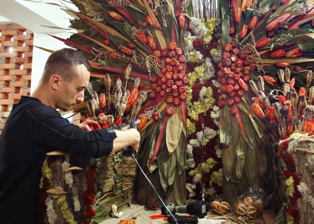 W programie: wystąpienia mistrzów florystyki, prezentacja stanowisk, wystawa kilkudziesięciu instalacji artystycznych. Dowiemy się także m.in., na czym polega zawód florysty, jak komponować dekoracje, jaka jest symbolika roślin. 

Sobota i niedziela w godz. 10-16, Centrum Spotkania Kultur, wstęp wolny