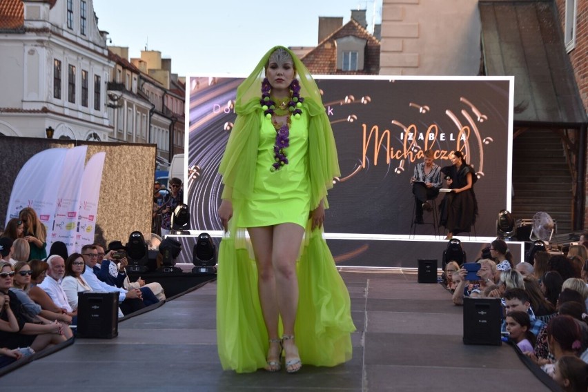 Pokaz mody "Sandomierz Fashion Street" w ramach Nadsańskiego Fashion Week