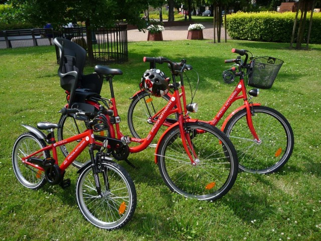 W wieluńskiej wypożyczalni dostępne są rowery dla osób dorosłych, jak również dzieci