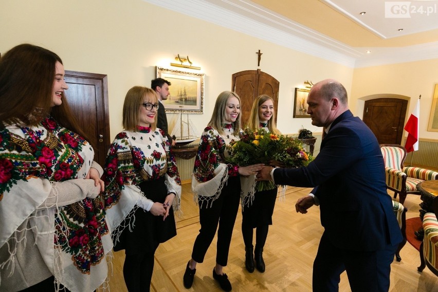 Dziewczyny z Tulii odwiedziły prezydenta Szczecina [WIDEO, ZDJĘCIA]