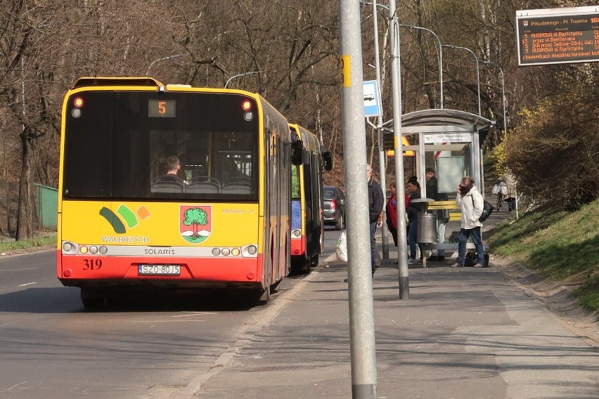 Zmiana rozkładów autobusów linii nr 5 w Wałbrzychu w dni robocze - rozkład jazdy