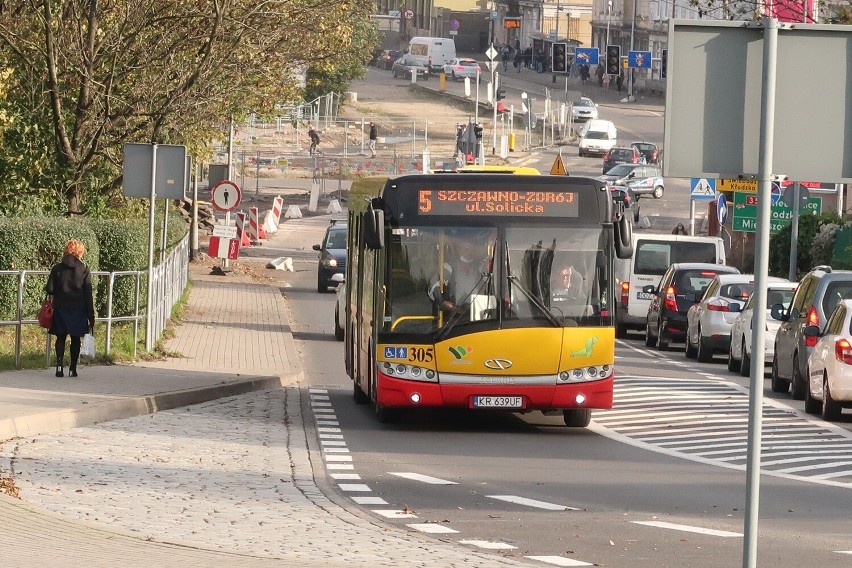 Zmiana rozkładów autobusów linii nr 5 w Wałbrzychu w dni robocze - rozkład jazdy