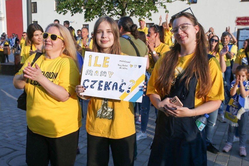 Kibice żużlowego Motoru Lublin wyszli na ulicę i napisali list do prezydenta. Zobacz manifestację fanów