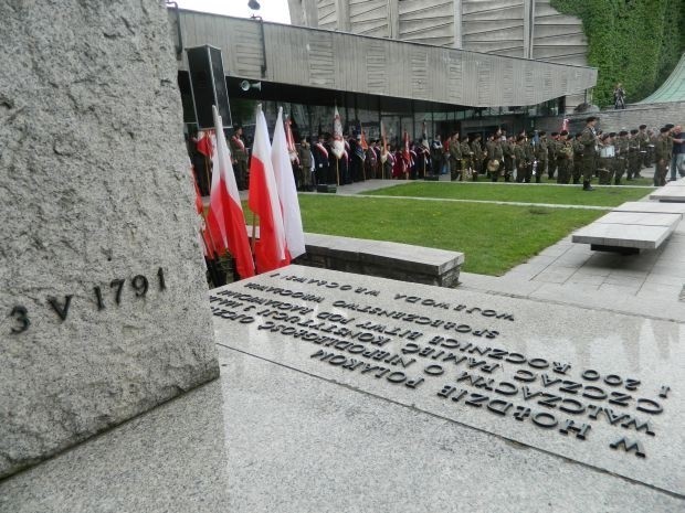 Wrocław: Obchody 221. rocznicy uchwalenia Konstytucji 3 maja (ZDJĘCIA)