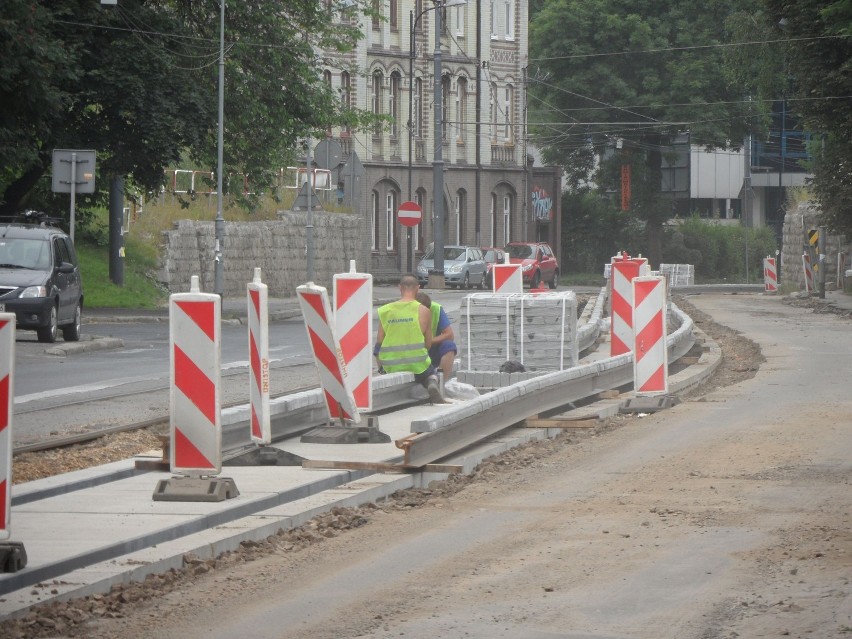 Remont Armii Krajowej w Chorzowie potrwa do końca grudnia....