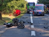 Motocykl zderzył się z samochodem w Korablewie w gminie Rusiec. Nie żyje motocyklista