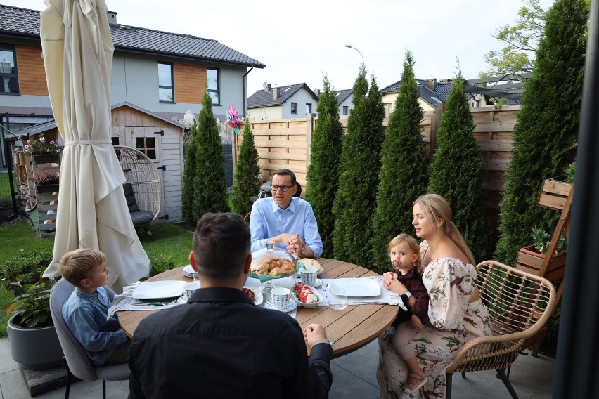 Premier po wydarzeniu w Katowicach spotkał się z mieszkańcami Tychów, Ślemienia i Kęt