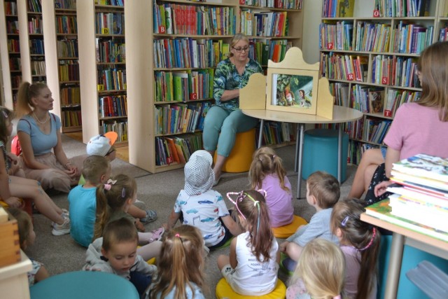 W Gminnej Bibliotece Publicznej w Jędrzejowie wciąż czeka na dzieci wiele atrakcji