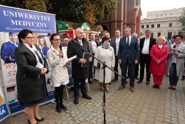 Autorzy projektu zebrali 160 tys. podpisów a akcję ich zbierania czynnie wspierały m.in. bydgoskie władze miasta.