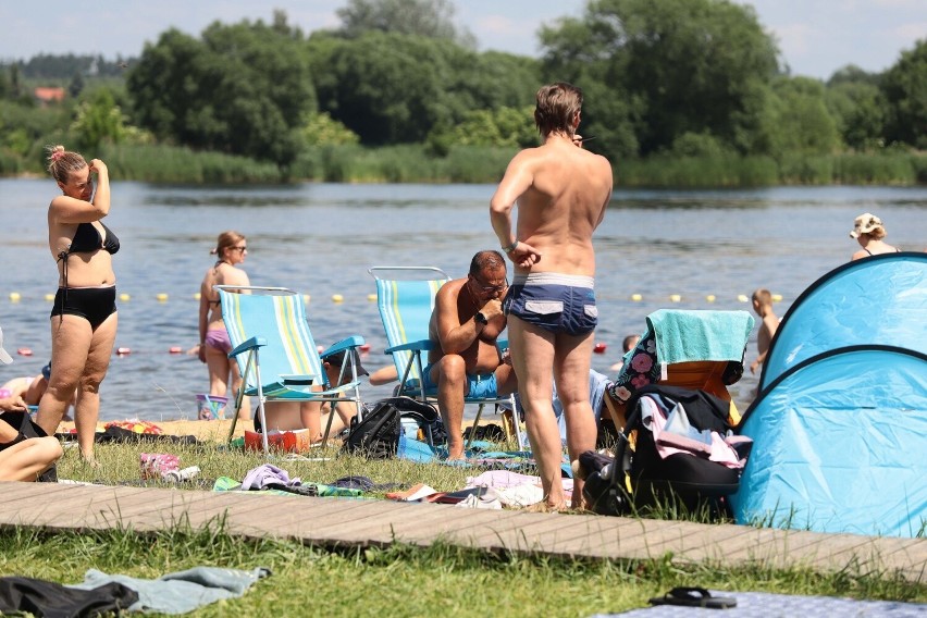 Plaża Dojlidy najlepszym remedium na weekendowe upały. Tłumy...