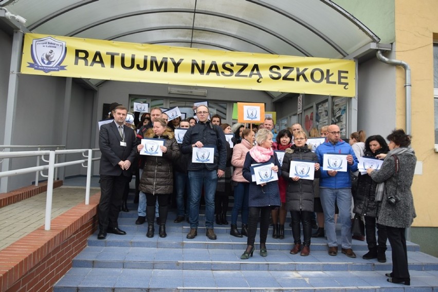 Powiat szykuje rewolucje w szkołach. Nauczyciele protestują