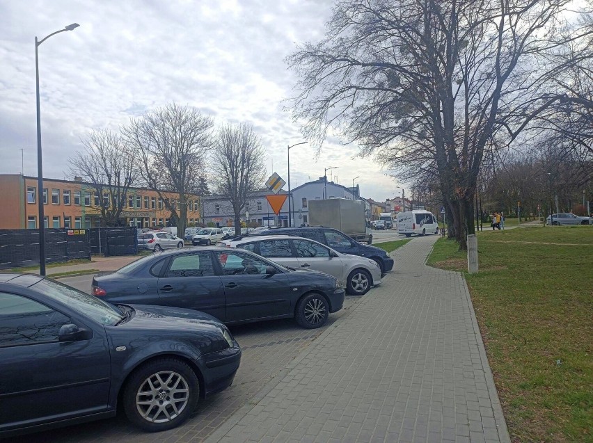 Strefa płatnego parkowania w Wieluniu ma zostać rozszerzona. Chodzi o fragmenty ulic Krakowskie Przedmieście i Św. Barbary 