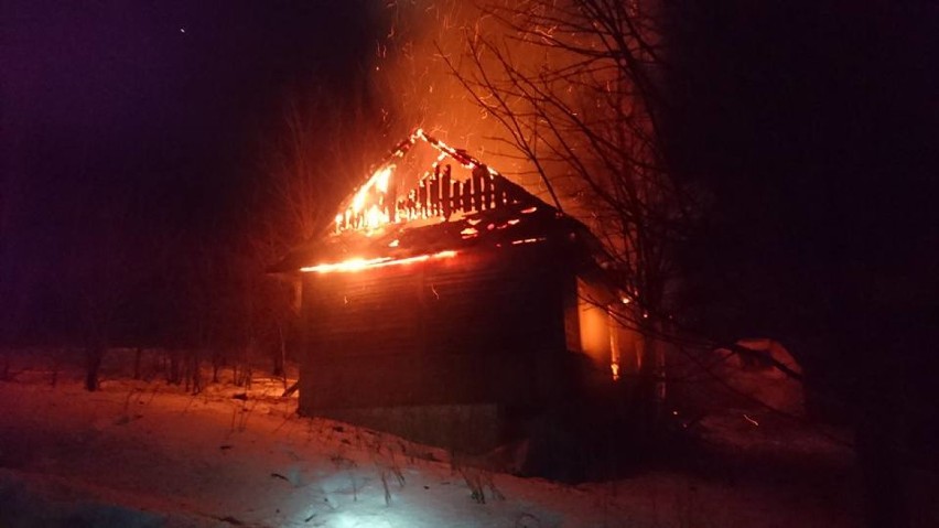 Pożar domu w Koszarawie [ZDJĘCIA]