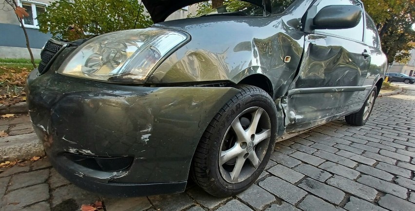 Groźnie wyglądający wypadek na ul. Kruczej we Wrocławiu. Zobacz zdjęcia