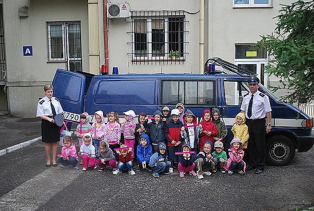 Dzieci odwiedziły policjantów [zdjęcia]