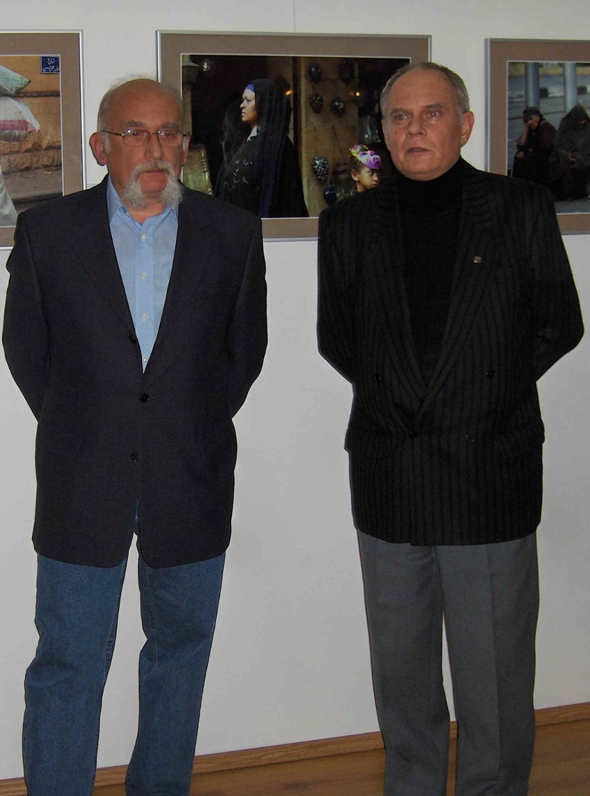 Od lewej: autor zdjęć Mariusz Nowicki i sekretarz ŁTF...