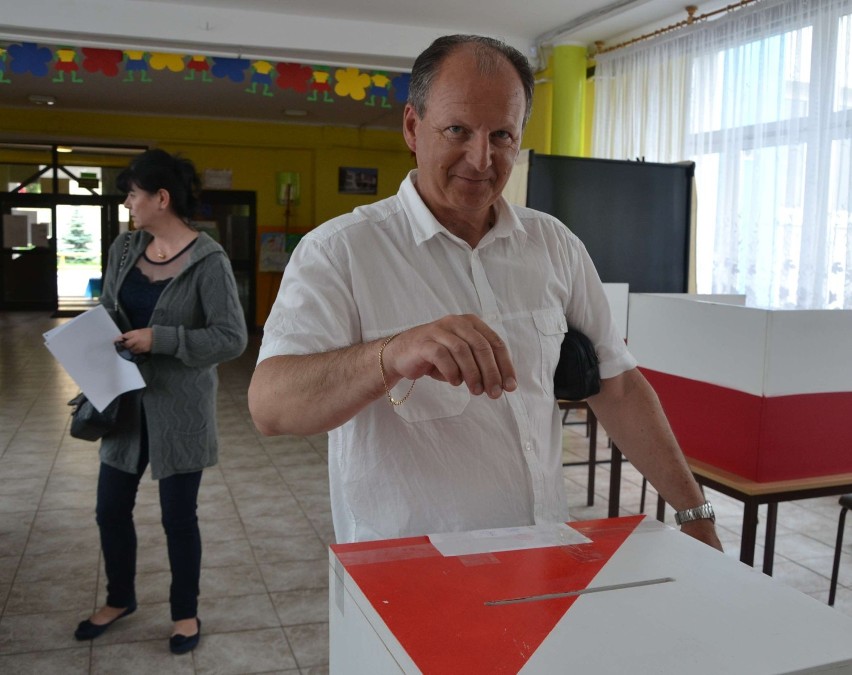 Malbork. Wybory do Europarlamentu 2014 [ZDJĘCIA]. Mieszkańcy krążyli między lokalami