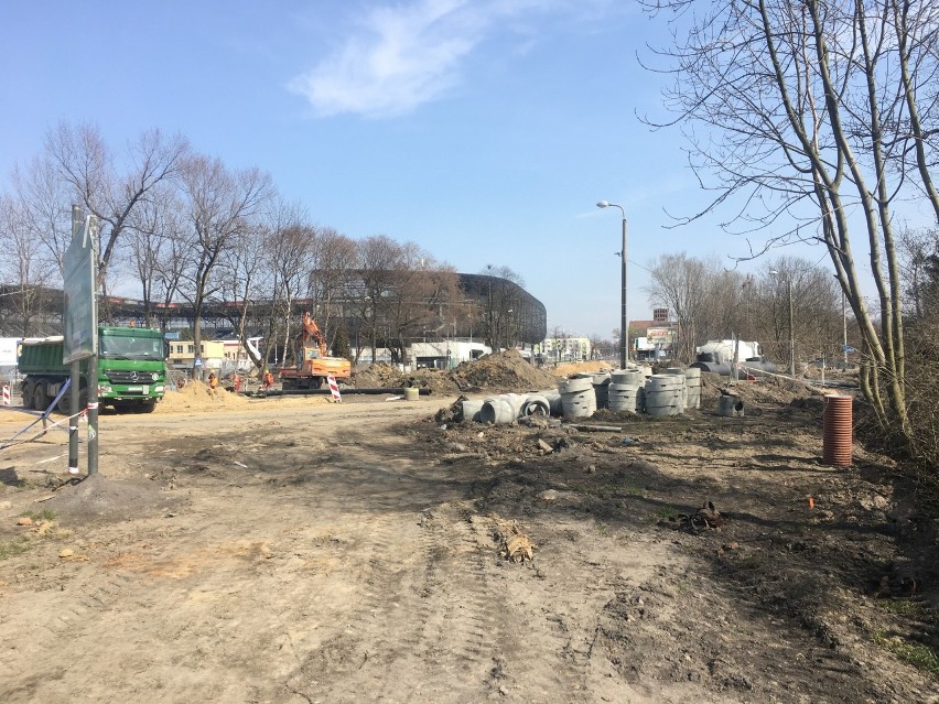 Budowa ronda przy stadionie Górnika idzie pełną parą